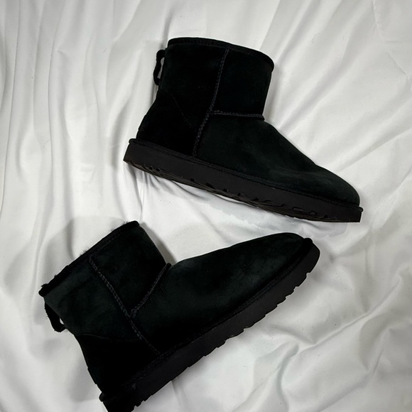 UGG - Picture 9 of 10